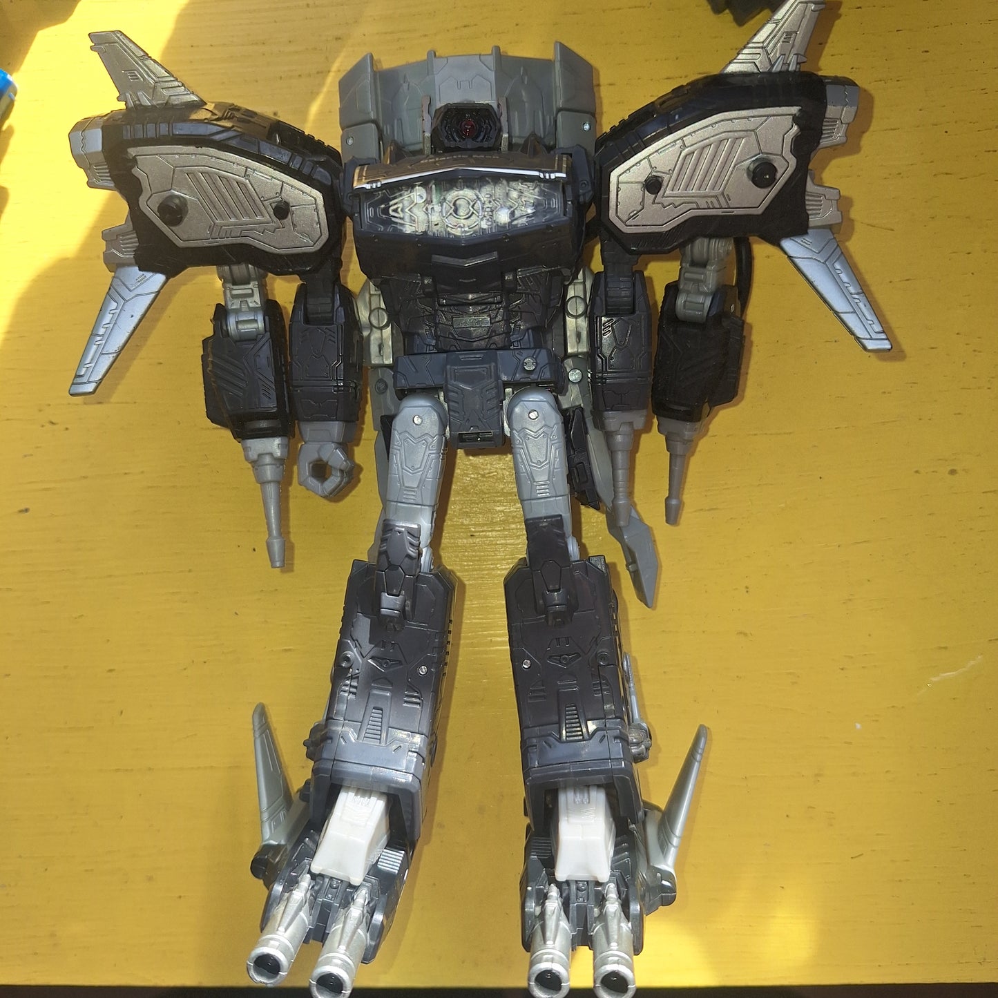 Transformers Generations Selects Galactic Man Shockwave