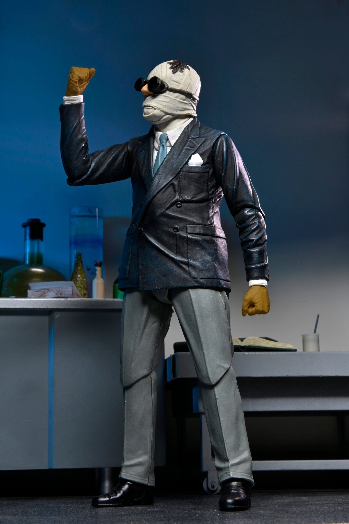 Universal Monsters Ultimate Invisible Man Figure 7" Action Figure (Colour Version)