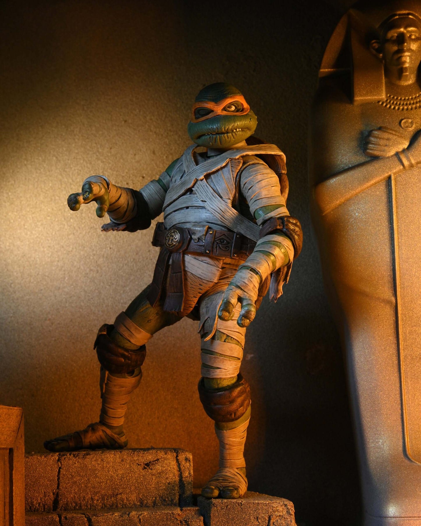 NECA Universal Monsters X Teenage Mutant Ninja Turtles Ultimate TMNT Michelangelo as The Mummy 7" Scale Figure