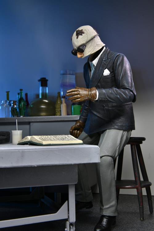 Universal Monsters Ultimate Invisible Man Figure 7" Action Figure (Colour Version)
